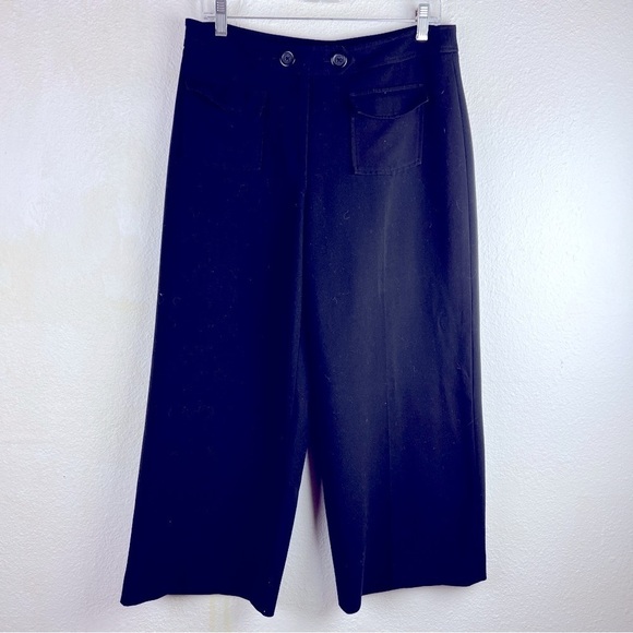 KARL LAGERFELD Black Cropped pants. Medium. 2 Front Pockets. Zip w/2 buttons - Picture 1 of 9